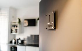 Chic Studio Apartment In Prime London Location